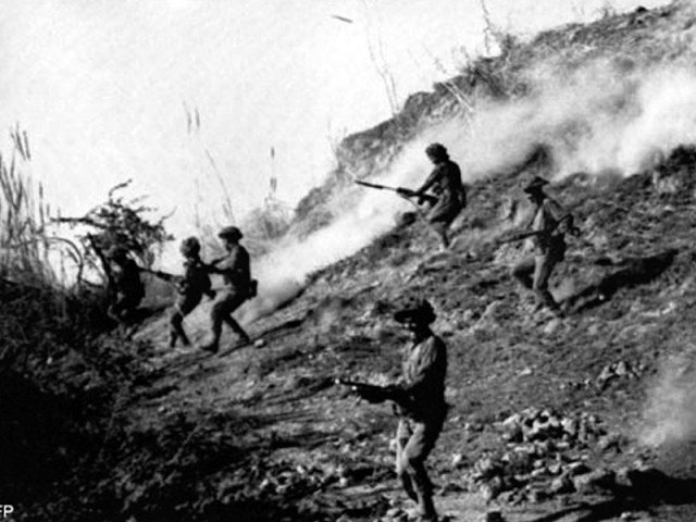 dated december 15 1971 indian army soldiers attacking naya chor sindh in support of bengali rebels of the liberation army photo afp