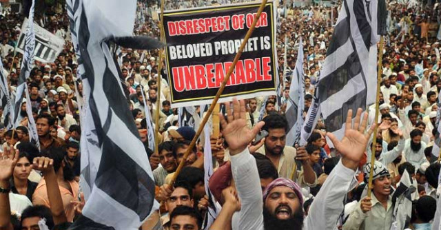federal minister announces 100 000 bounty on anti islam filmmaker federal minister announces 100 000 bounty on anti islam filmmaker