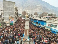 campaigning peaks as g b polls near