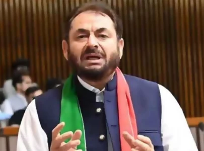 pti to issue show cause notice to mna afridi