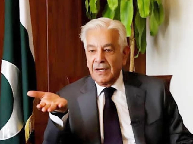 Defence minister hits back over Monroe AI riddle