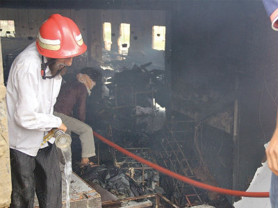 baldia factory fire lazy fire brigade to blame for tragedy say owners baldia factory fire lazy fire brigade to blame for tragedy say owners