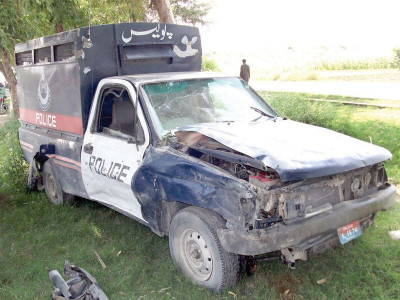 ied explosions fc officer three policemen injured in blasts