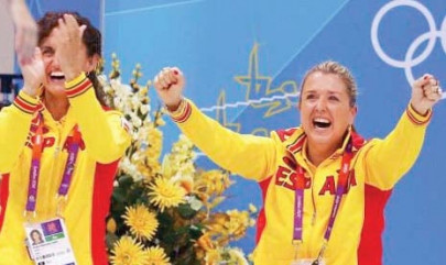 swimming spain players accuse ex coach