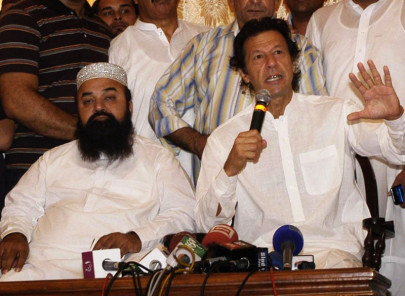 only opportunists are leaving pti says imran khan