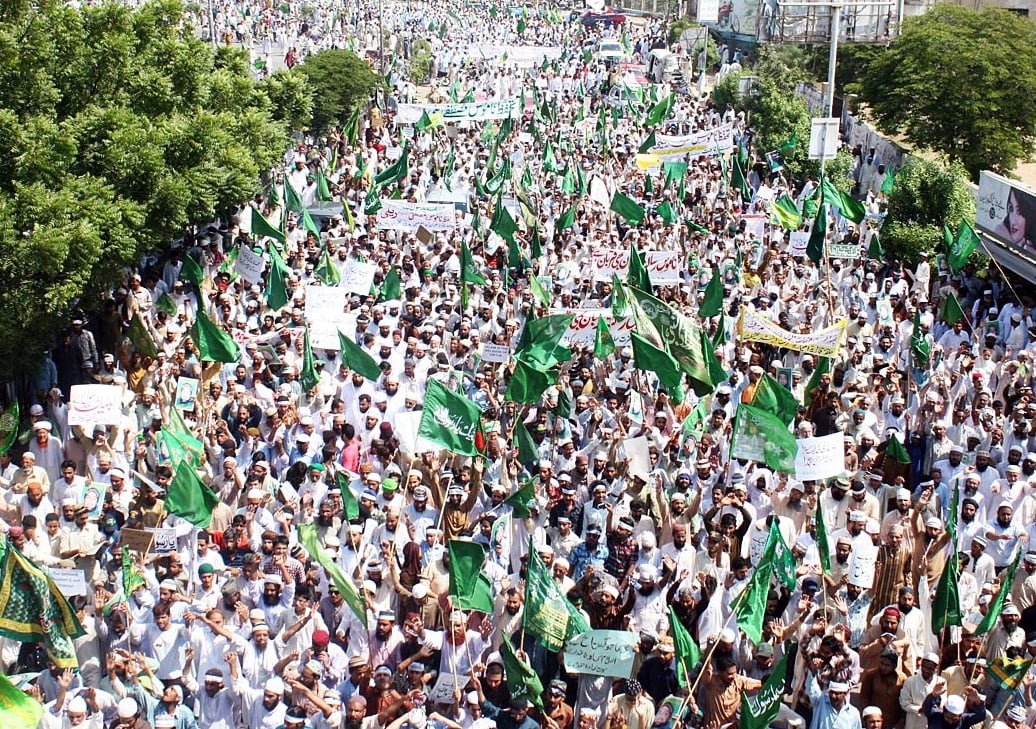 religious parties rally against anti islam film in karachi