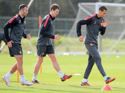 champions league evra warns united to show vampire kill instinct