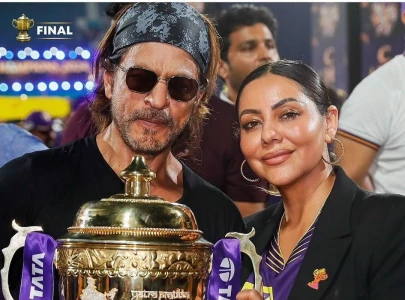 shah rukh khan lifts ipl trophy celebrates victory with family b town stars shah rukh khan lifts ipl trophy celebrates victory with family b town stars