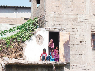 lyari expressway officials demand bribes for compensation