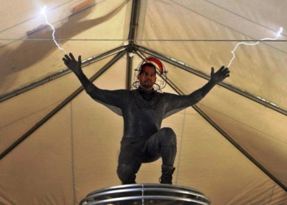 david blaine readies for million volt stunt in new york