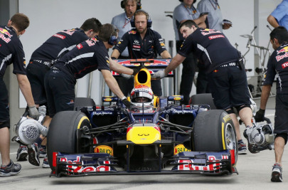 japanese grand prix delighted vettel storms to suzuka pole