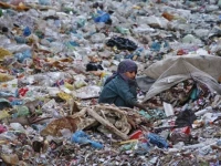 garbage dumping site becomes a bane