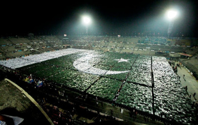 pakistan sets another record for world s largest flag