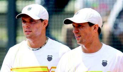 tennis bryan twins clinch top spot record