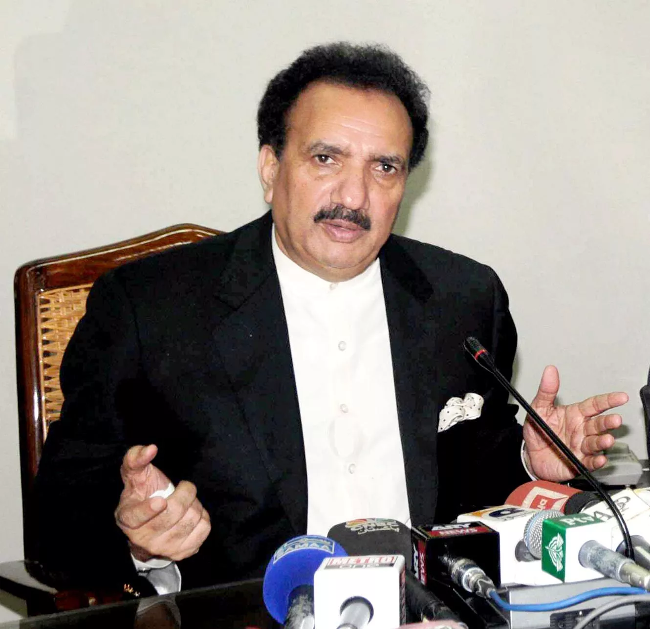 dual nationality ecp decides not to disqualify rehman malik dual nationality ecp decides not to disqualify rehman malik
