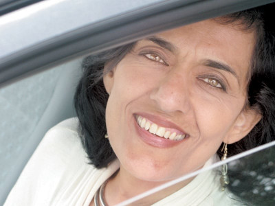 indian cinema lures buyers at mumbai film mart