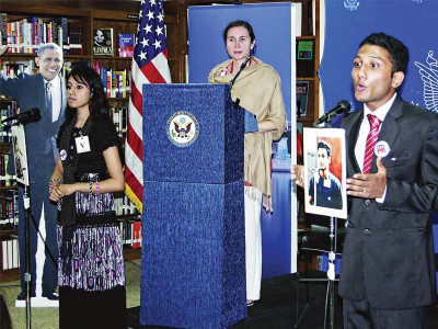 students hold mock us debate election students hold mock us debate election