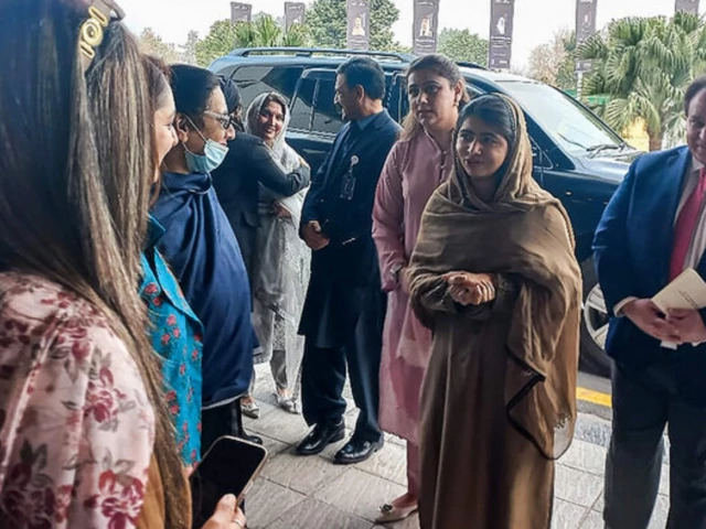 malala yousafzai overwhelmed to be back in pakistan for education summit malala yousafzai overwhelmed to be back in pakistan for education summit