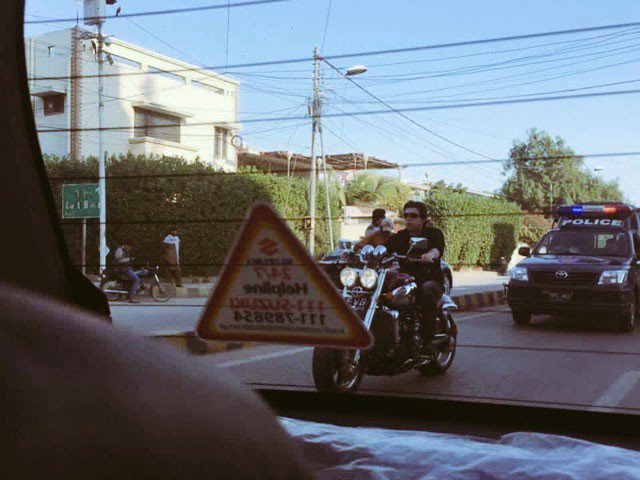 faisal vawda riding a motorbike in zamzama karachi photo twitter zeshanmalick