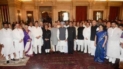 indian pm overhauls cabinet ahead of 2014 polls
