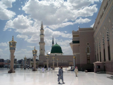 masjid e nabawi expansion project risks razing holy sites