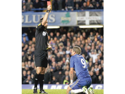 english premier league chelsea fuel fire after loss to united