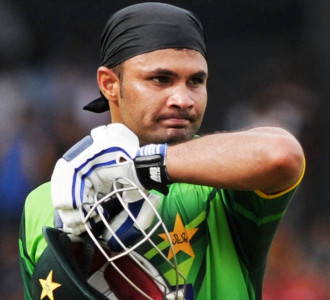 tax evasion fbr issues notices to imran farhat