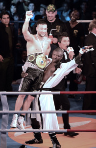 afghan boxer triumphs in country s first pro boxing bout