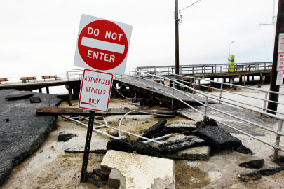 storm battered us sifts through sandy s wreckage