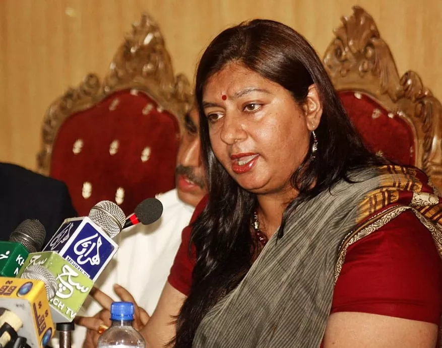 drive by shooting activist marvi sirmid spouse escape attack drive by shooting activist marvi sirmid spouse escape attack
