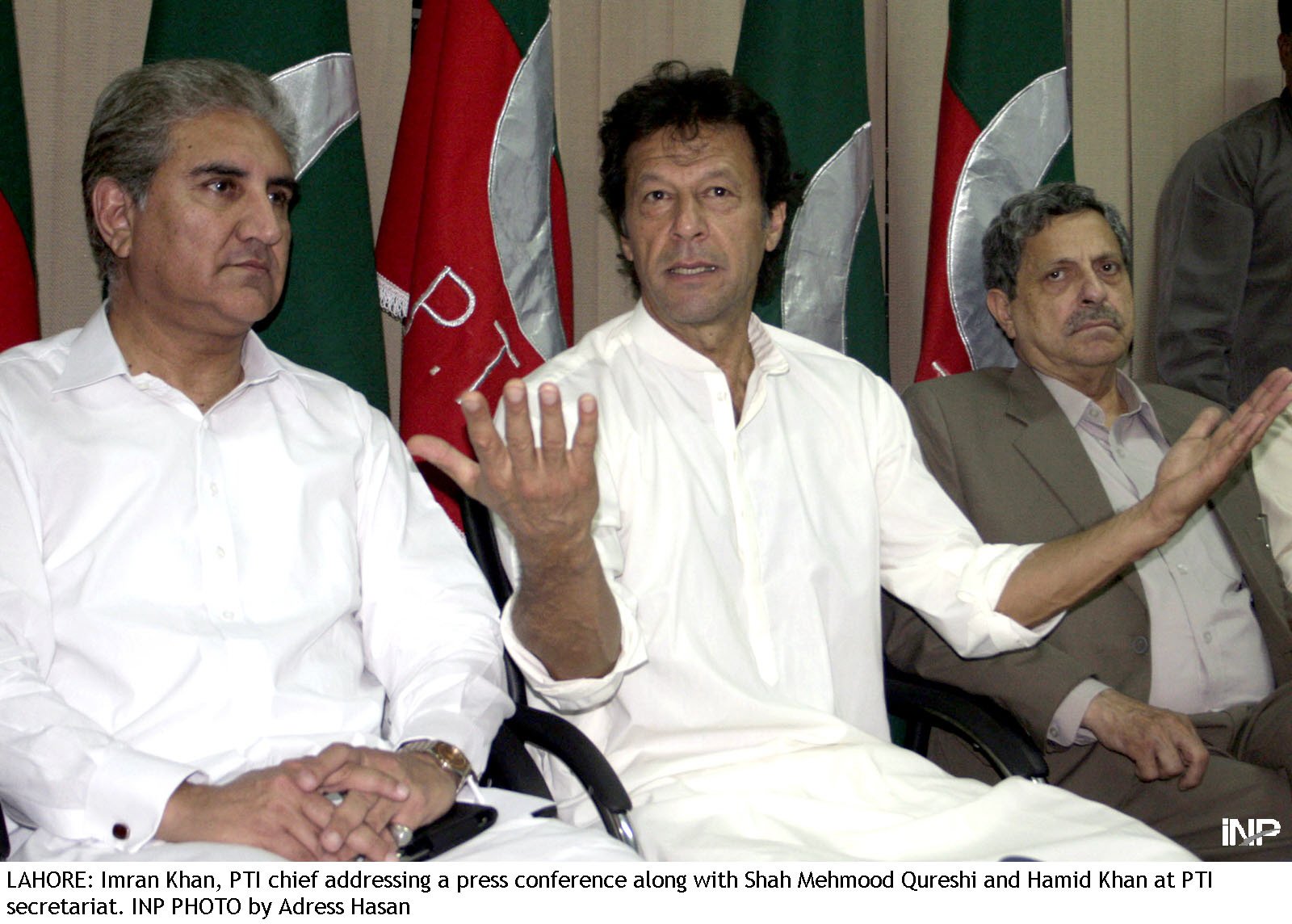 young doctors assured of pti s support