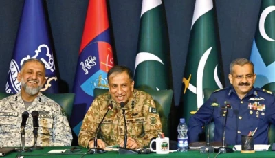 dg ispr lt gen ahmed sharif chaudhry deputy chief of naval staff operations rear admiral shafaat ali and deputy chief of air staff projects air vice marshal tariq ghazi share a light moment photo app