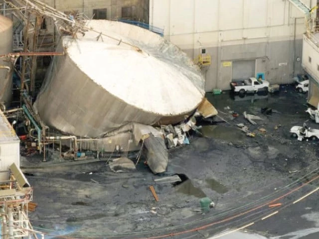 a drone view of a chemical tank after its rupture at the nippon dynawave packaging pulp and paper mill in longview washington photo reuters a drone view of a chemical tank after its rupture at the nippon dynawave packaging pulp and paper mill in longview washington photo reuters