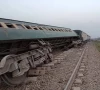 shalimar express derails near khanewal