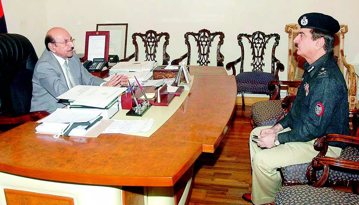 sindh govt unhappy over railways selling state land sindh govt unhappy over railways selling state land