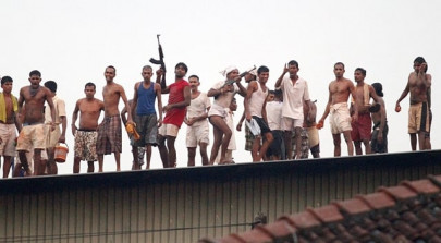 prison riot in sri lanka leaves 13 dead 45 injured