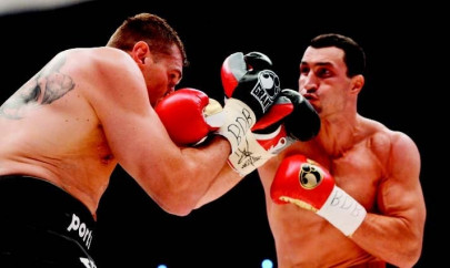 boxing klitschko retains world titles