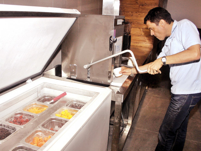 yogen fruz opens in lahore frozen yogurt indulge without a bulge