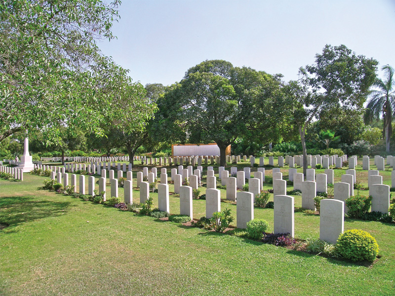 resting in peace soldiers buried at karachi war cemetery