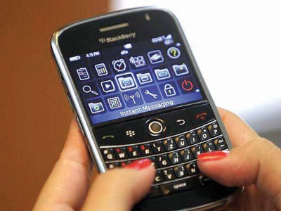 cellular services restored in karachi quetta