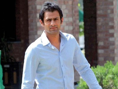 difficult to pick winner in pakistan india series shoaib malik