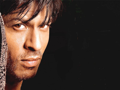 no hollywood no politics for shahrukh no hollywood no politics for shahrukh