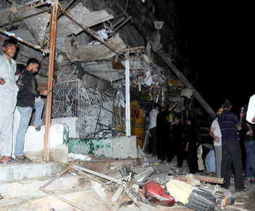 karachi violence bomb attack kills 3 near imambargah karachi violence bomb attack kills 3 near imambargah