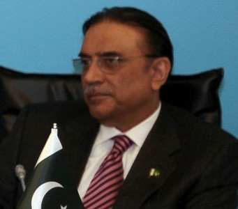 zardari takes notice of pia emergency landings calls for inquiry