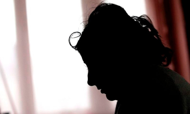 woman employee harassed beaten at mall woman employee harassed beaten at mall
