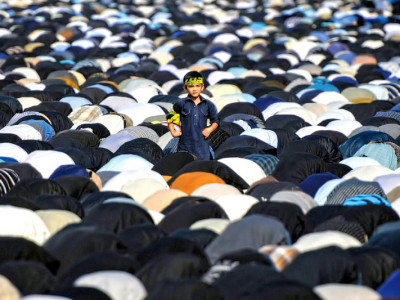under threat of attack thousands march undeterred in muharram processions under threat of attack thousands march undeterred in muharram processions