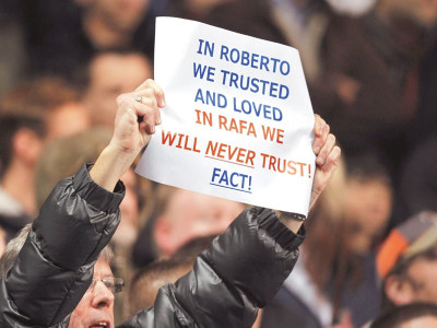 not paying attention to the jeers benitez