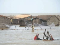 sea water floods keti bandar villages