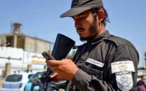 afghan govt staff abandon smartphones afghan govt staff abandon smartphones