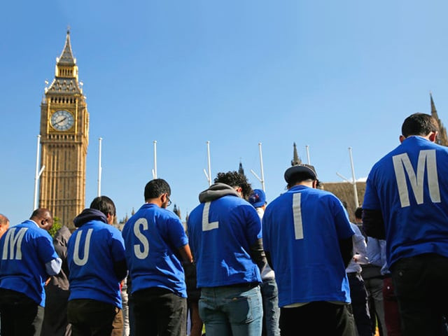 muslims take part in friday prayers during a muslim climate action mca event at parliament square in central london october 9 2015 photo reuters muslims take part in friday prayers during a muslim climate action mca event at parliament square in central london october 9 2015 photo reuters